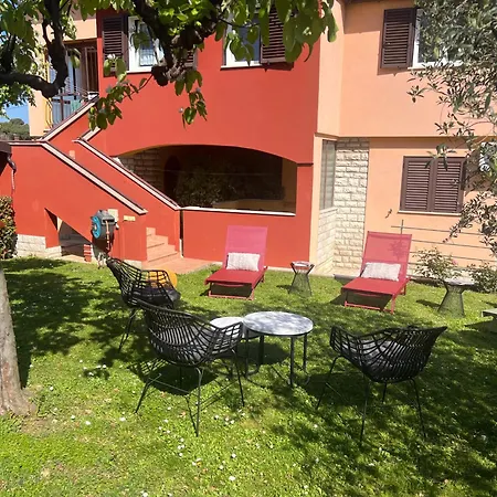 Апартаменти Valmare *